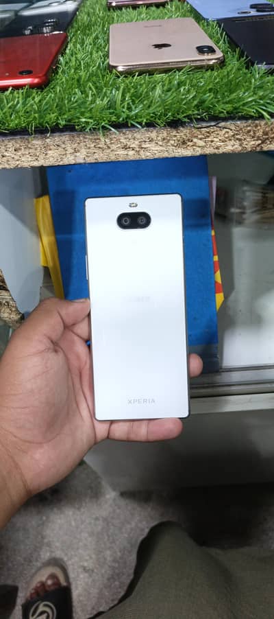 Sony Xperia 8