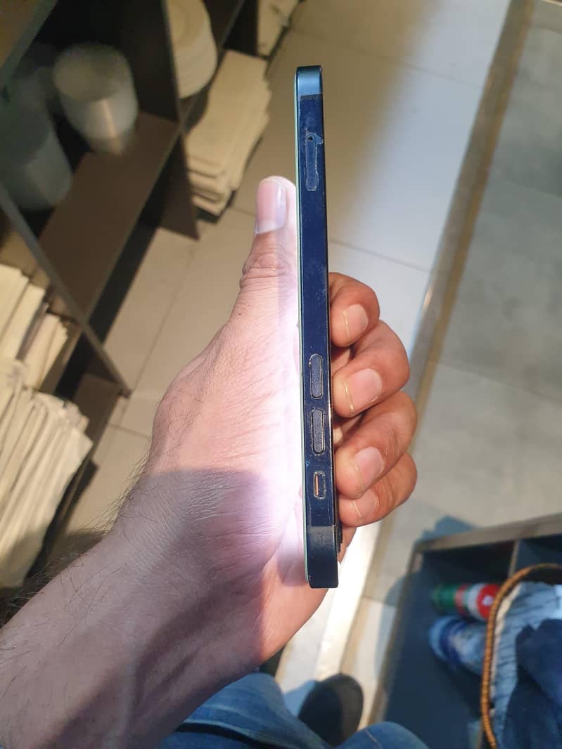 Apple iPhone 12 2