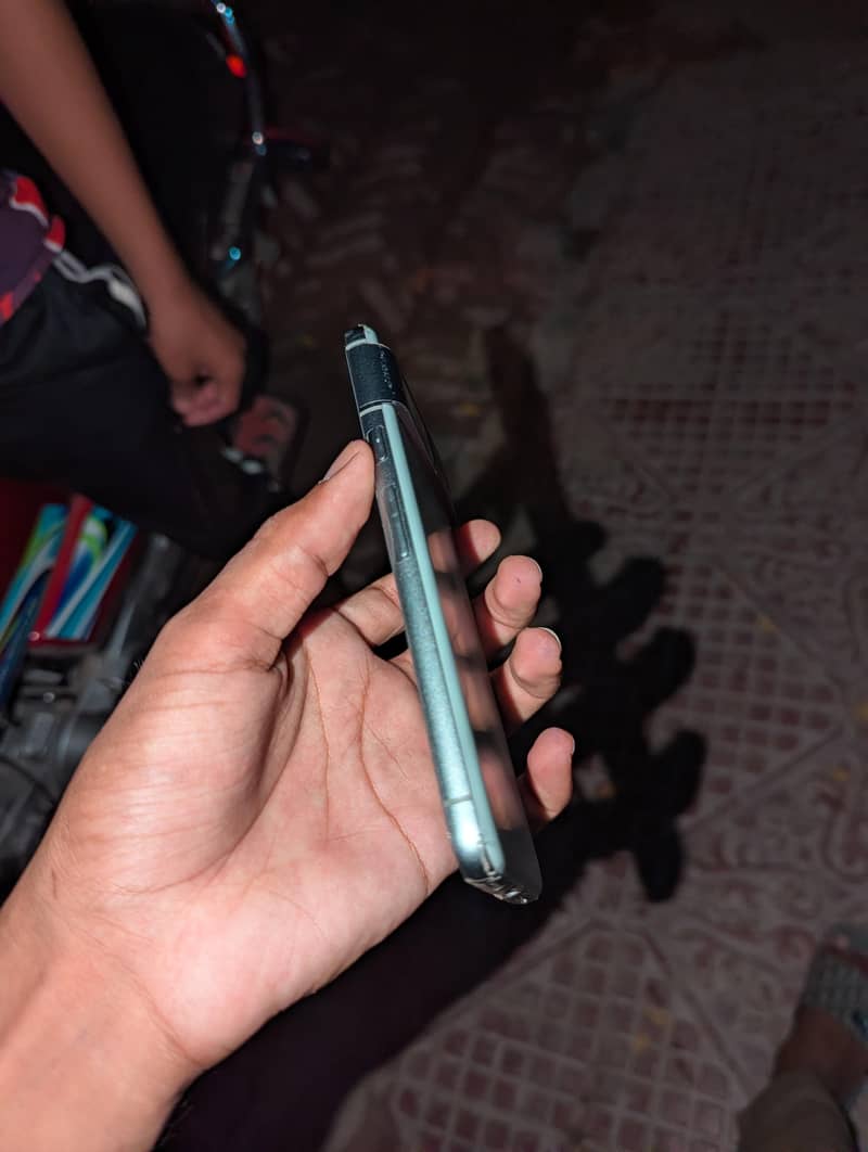 Google Pixel 8 2