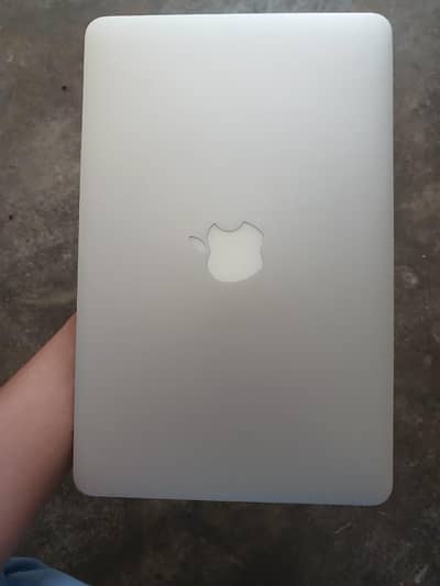 students chance Apple laptop 2015