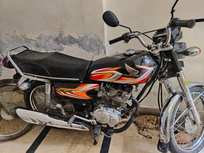 Honda 125 2022/23 model urgent sale