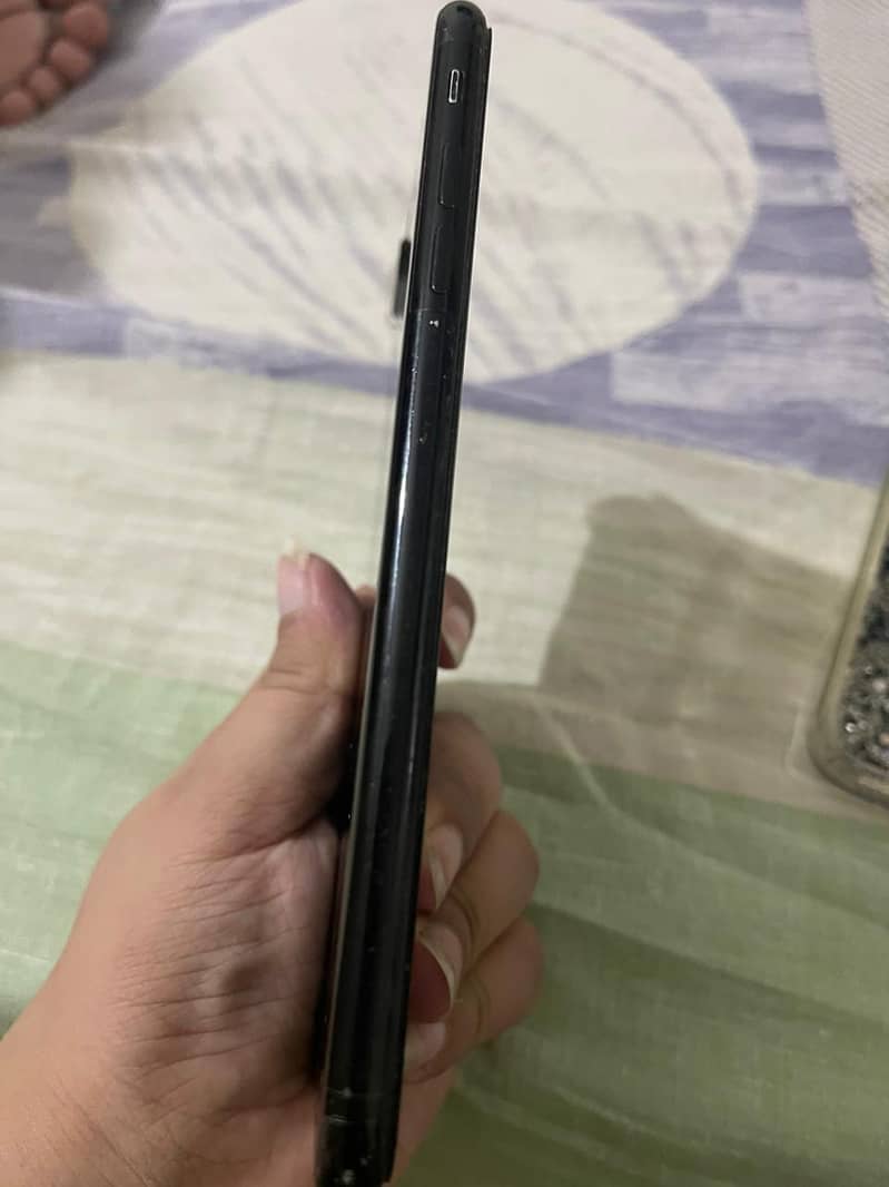 Apple iPhone 7 Plus 1