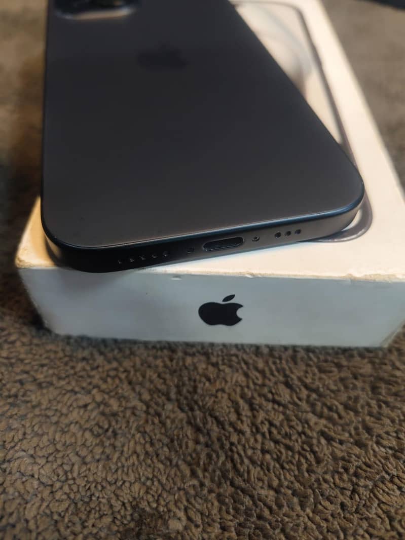 Apple iPhone 15 6