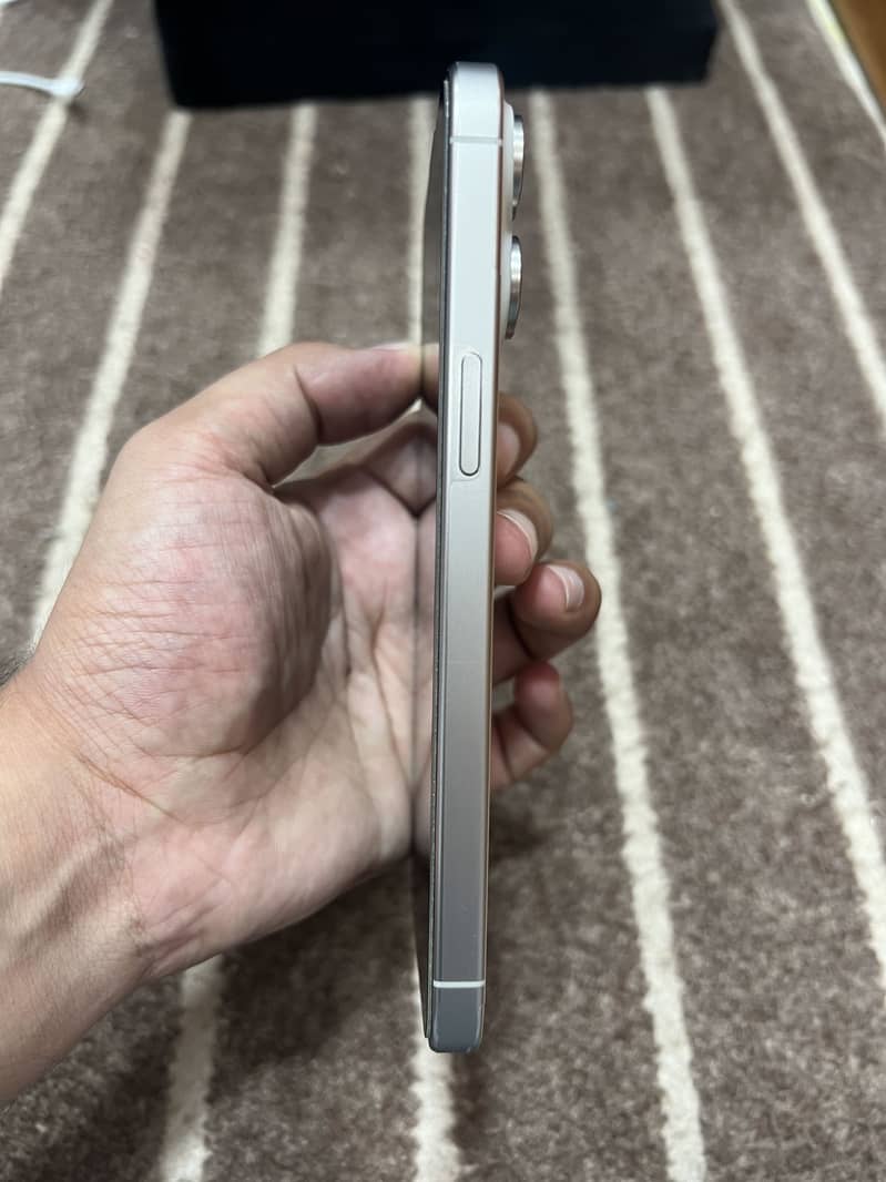 Apple iPhone 15 Pro Max 2