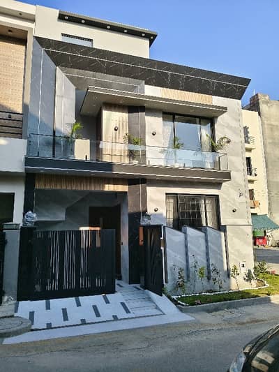 3.5 Marla Corner Beautiful Brand New House For Sale