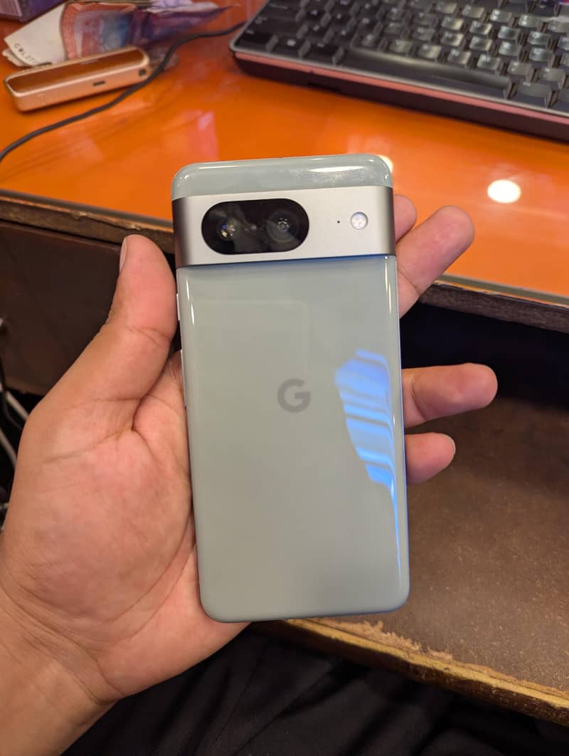 Google Pixel 8 2