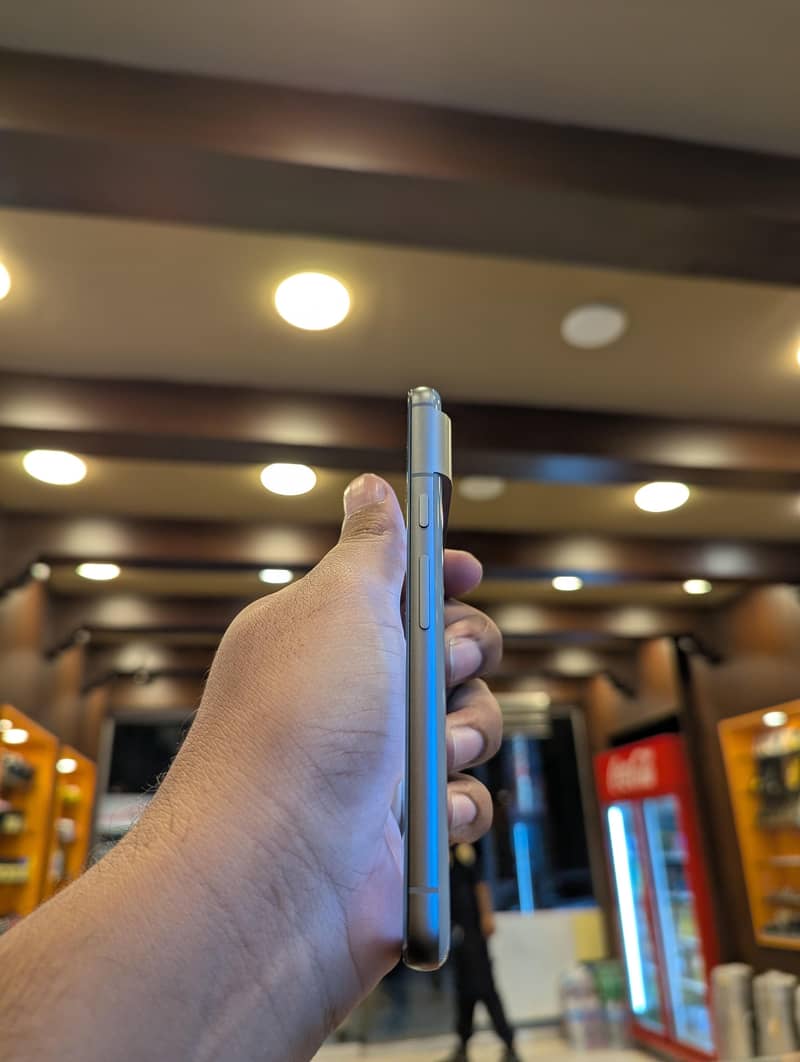 Google Pixel 8 5