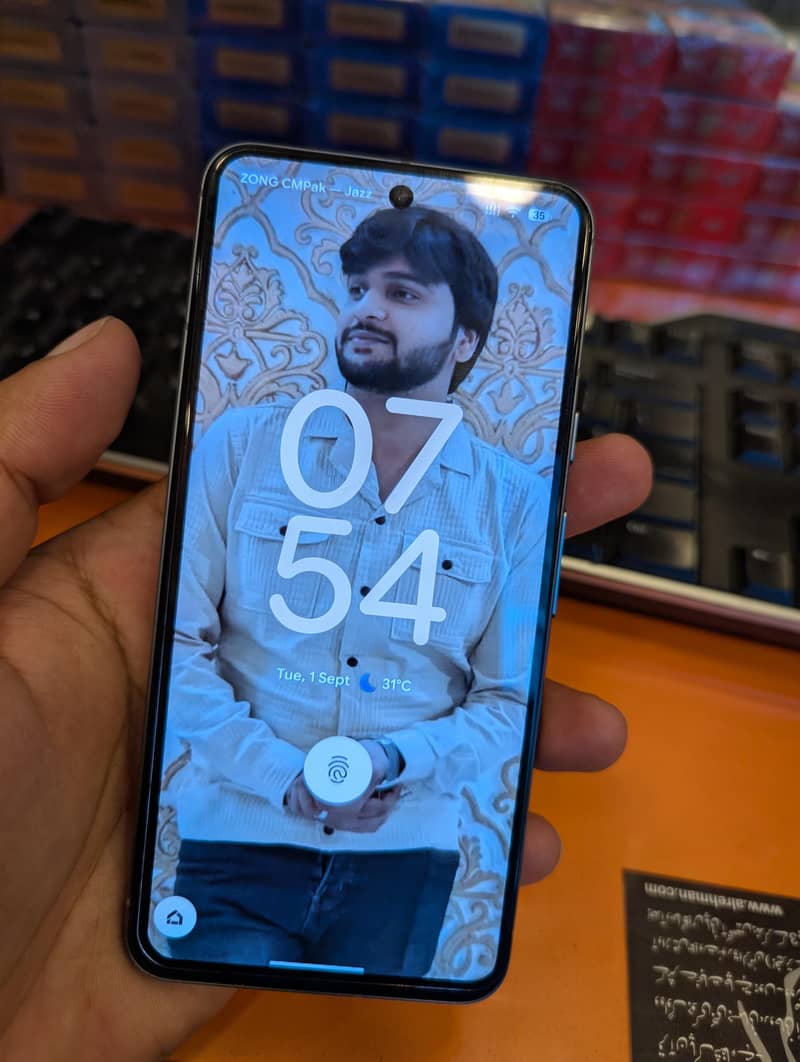 Google Pixel 8 6