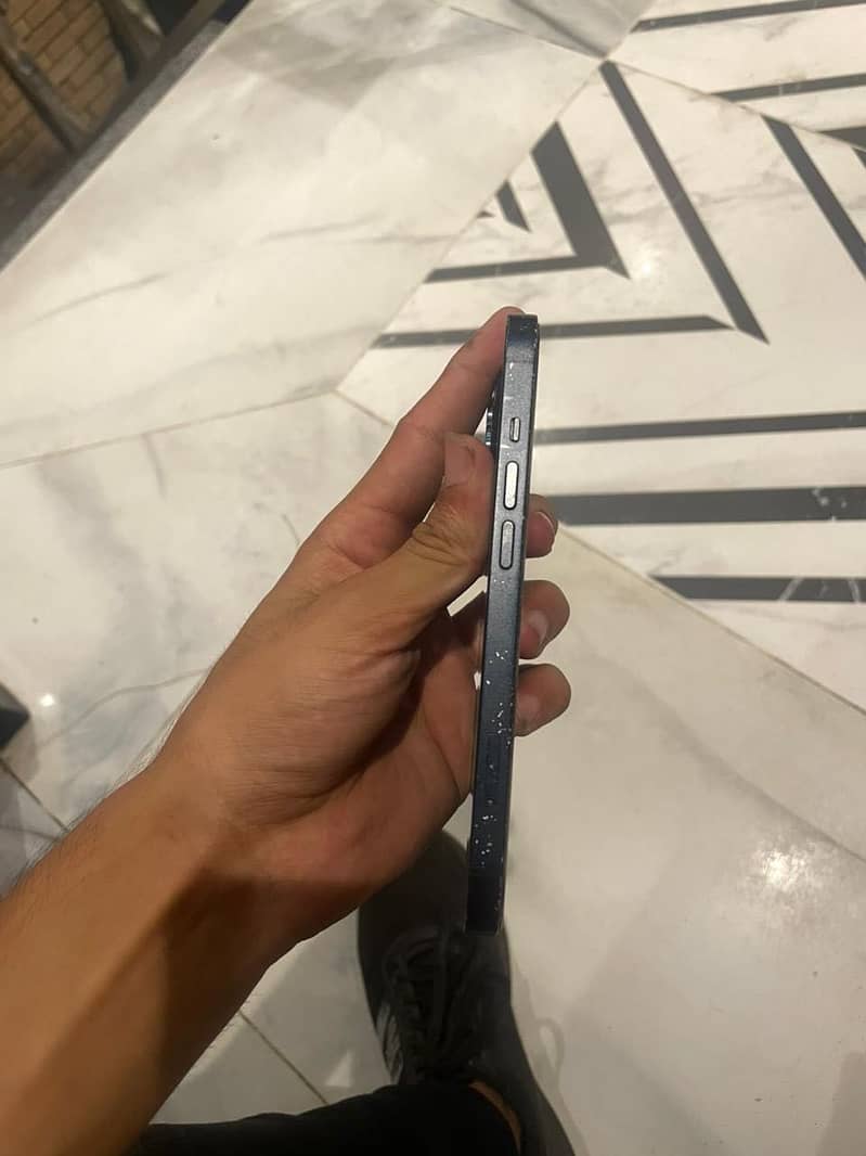 Apple iPhone 13 1