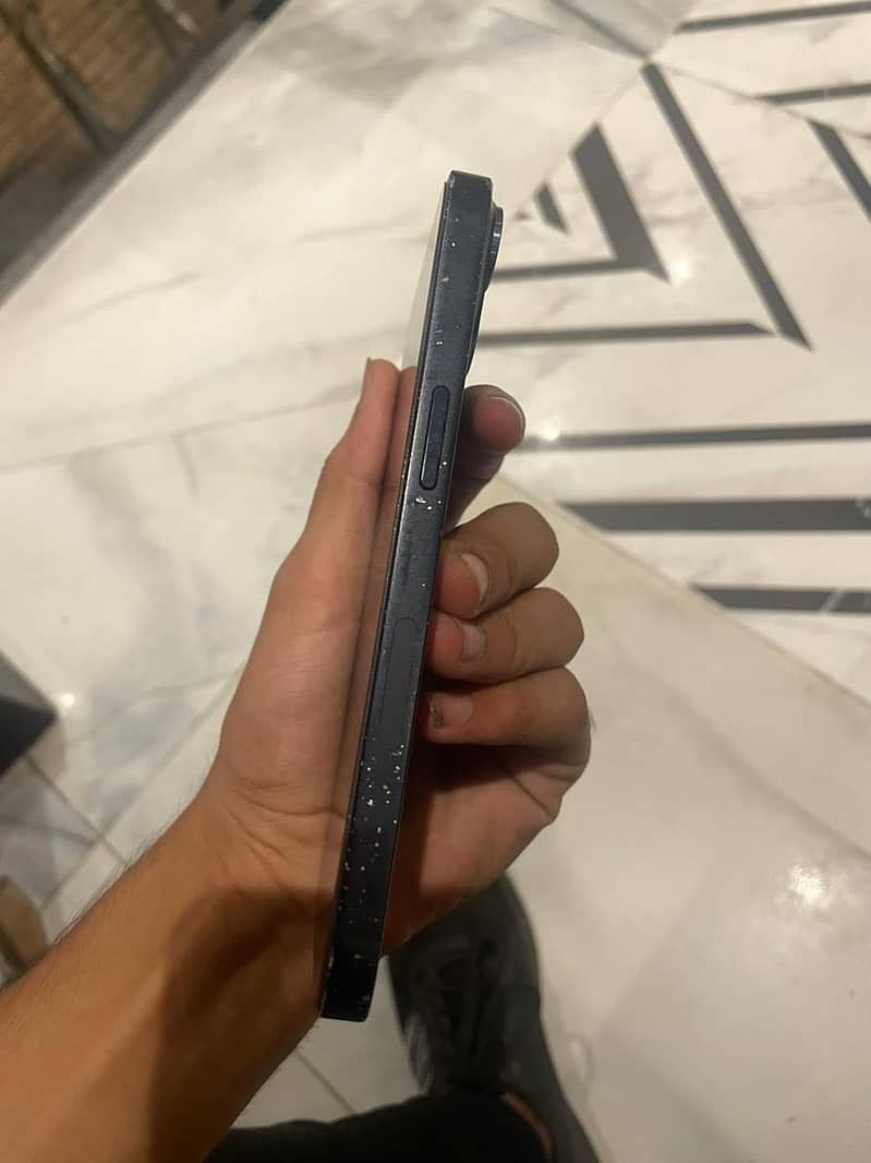 Apple iPhone 13 3