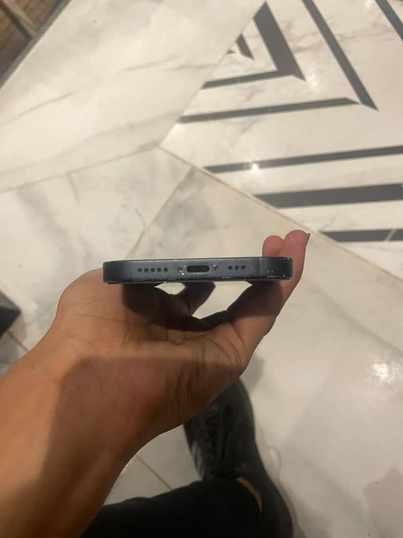 Apple iPhone 13 4