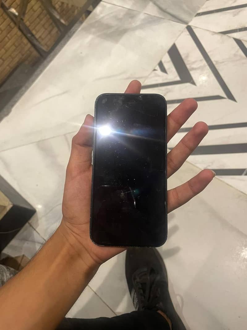 Apple iPhone 13 6