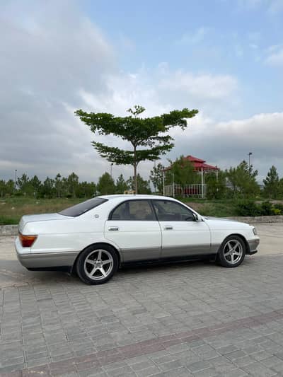 Toyota Crown 1995 model