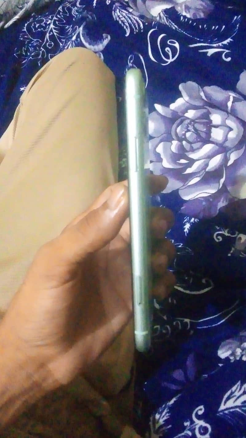 Apple iPhone 11 1