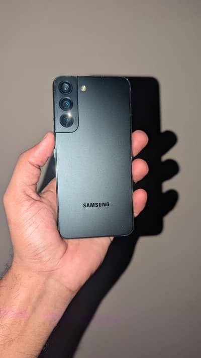 Samsung S22 dual sim physical Pta Approved urgent sale