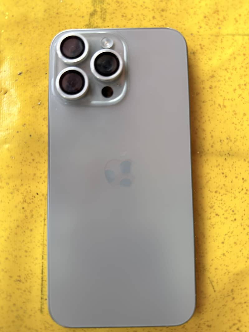 Apple iPhone 15 Pro Max 2