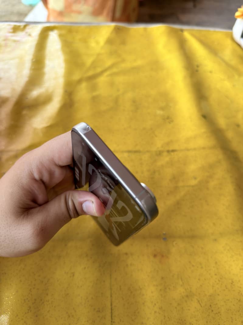 Apple iPhone 15 Pro Max 5