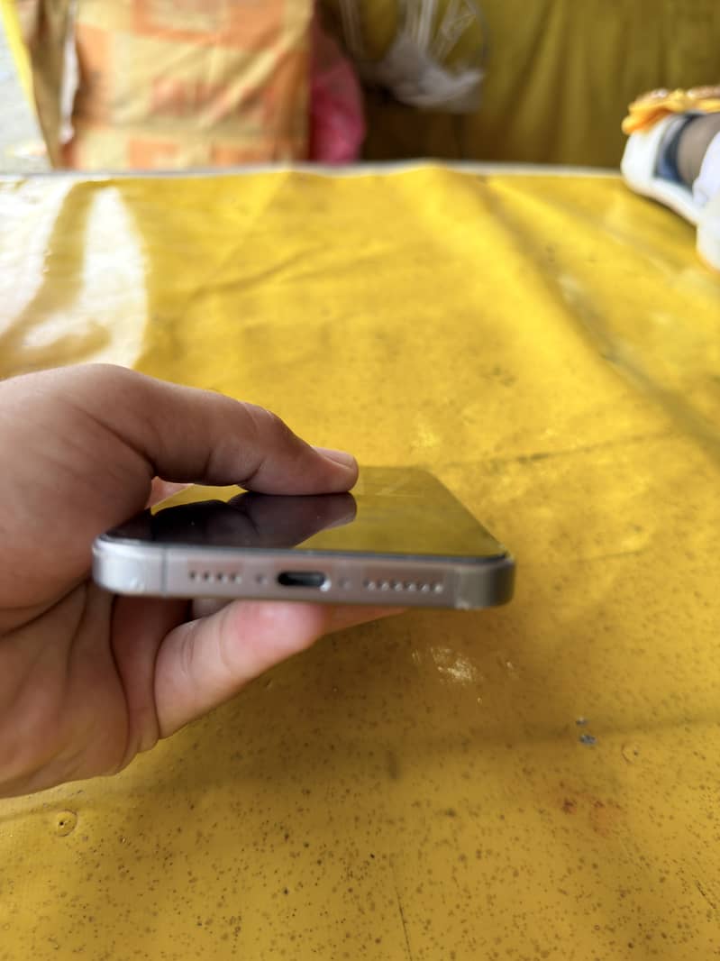 Apple iPhone 15 Pro Max 7