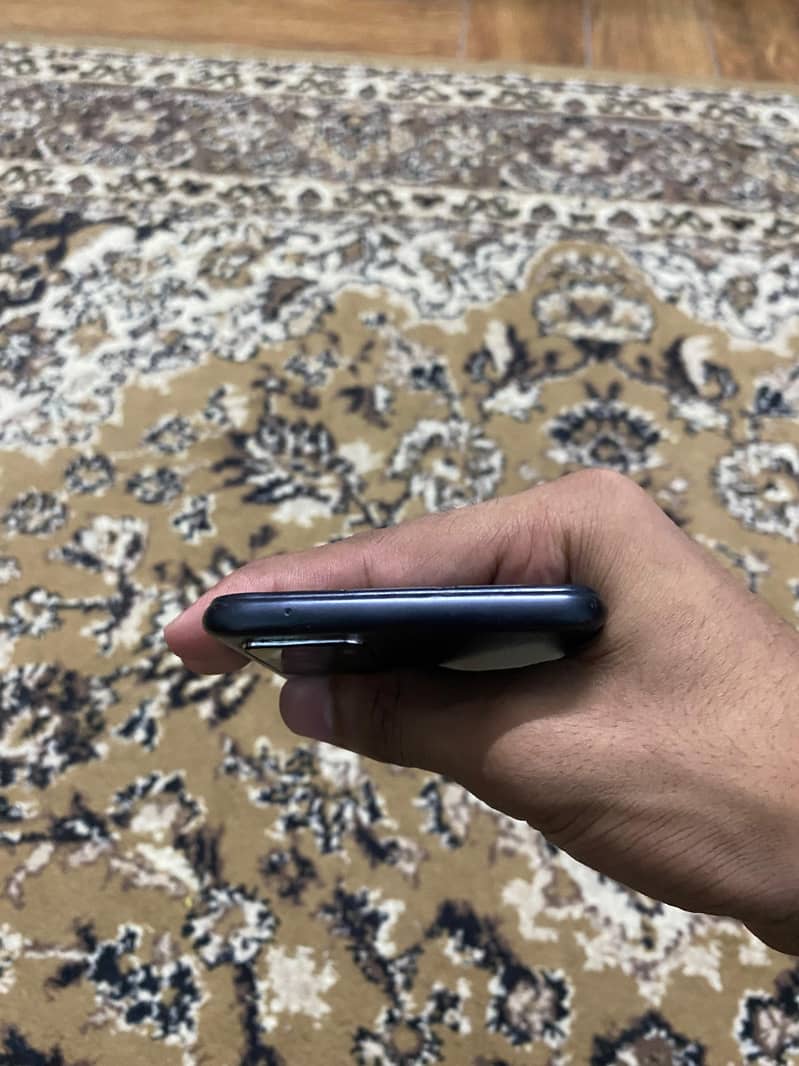 OPPO A76 1