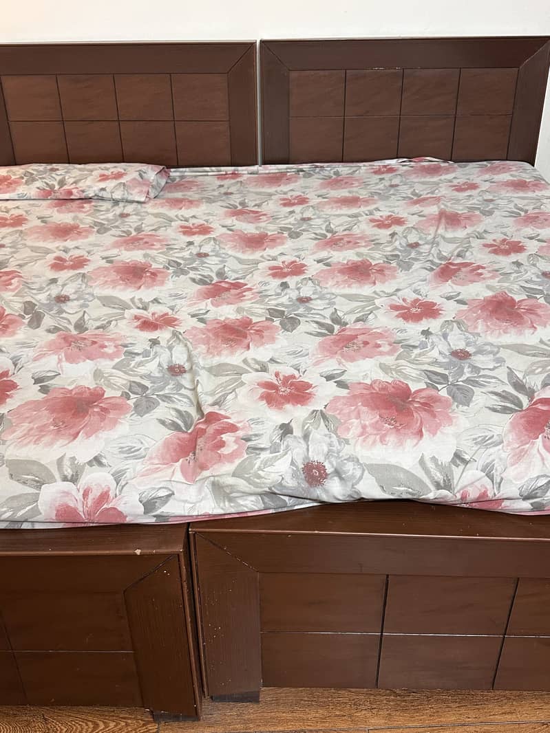 Single beds 0