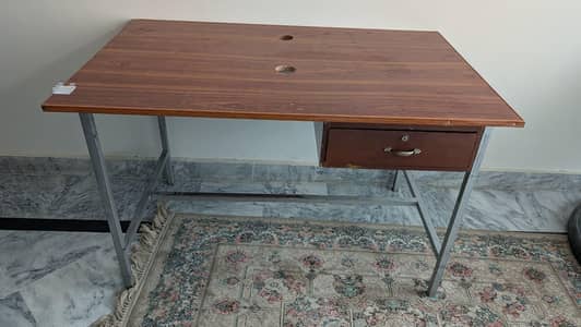 computer table for urgent sale