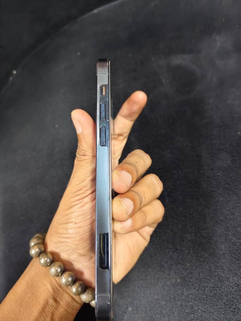 Apple iPhone 12 Pro 3