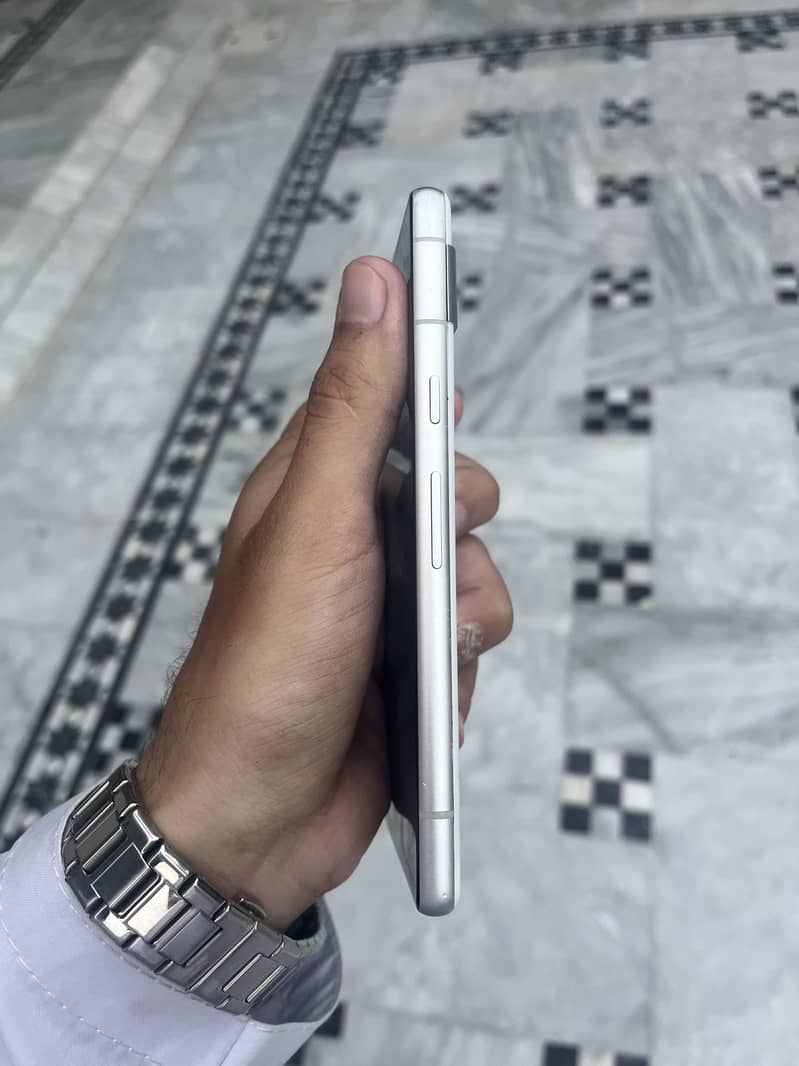 Google Pixel 7a 5