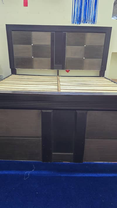 Wooden double bed King Size 8/10 condition