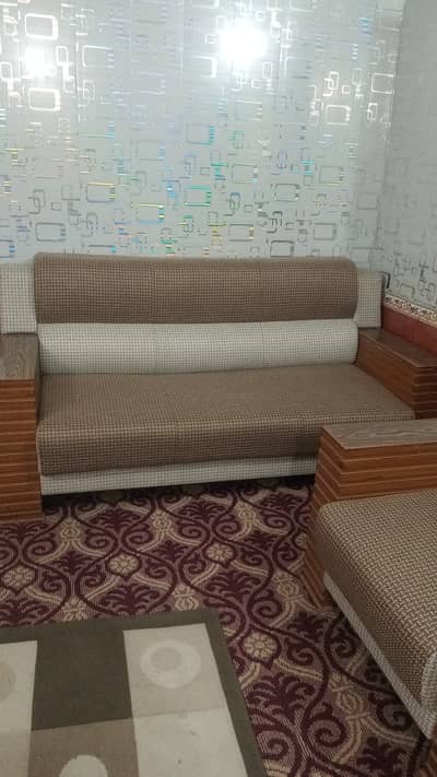 5 seater new condition same as shown
