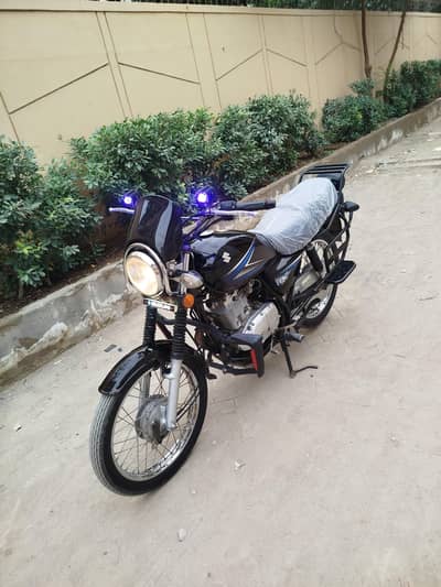 Suzuki GS 150 2024