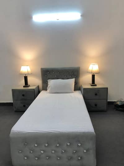 Single Room Paying Guest Accommodation Comfortable & Secure