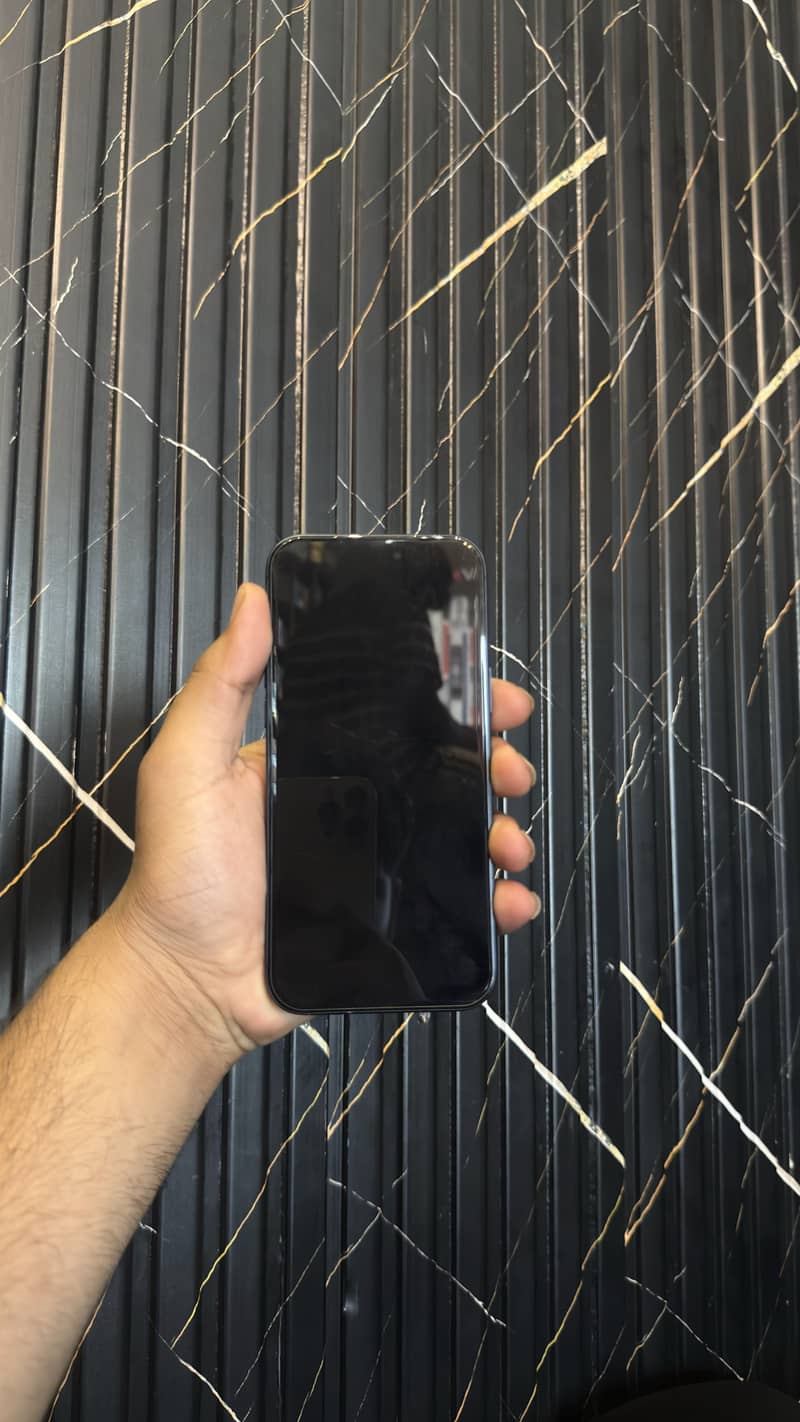 Apple iPhone 17 Pro Max 1