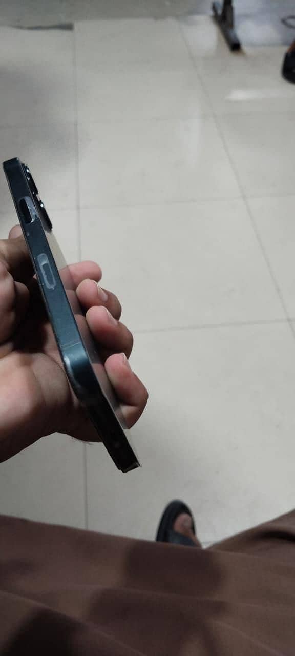 Apple iPhone 13 3