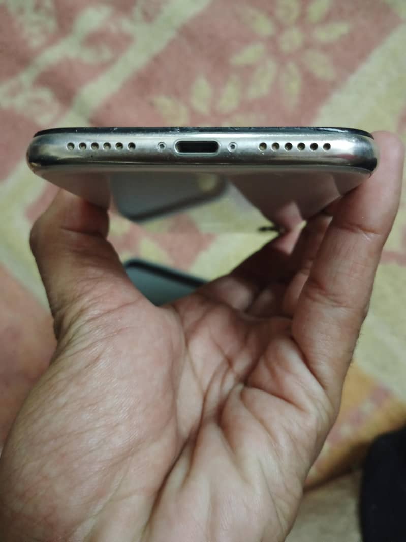 Apple iPhone X 3
