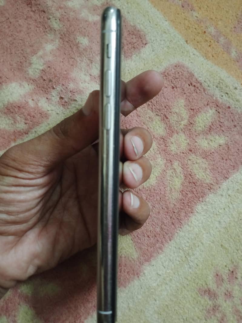 Apple iPhone X 5