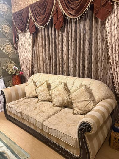 7 seater sofa,s and table