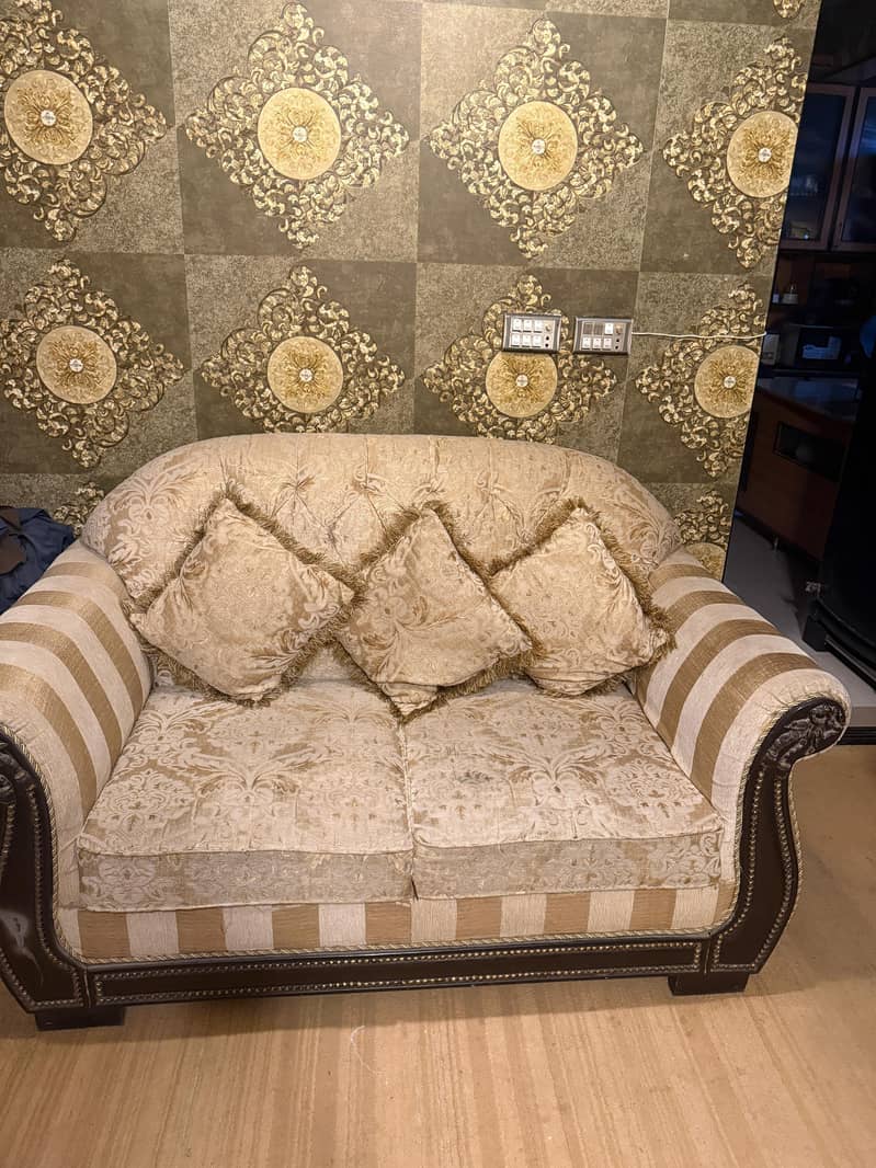 7 seater sofa,s and table 2