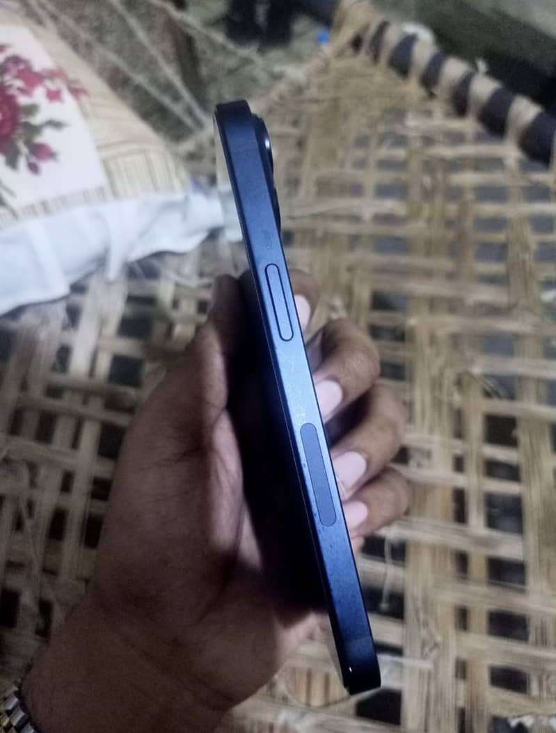 Apple iPhone 14 2