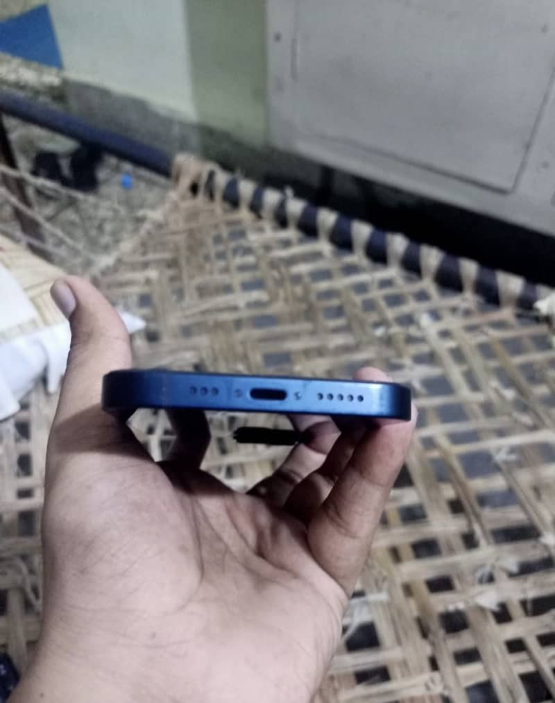 Apple iPhone 14 4