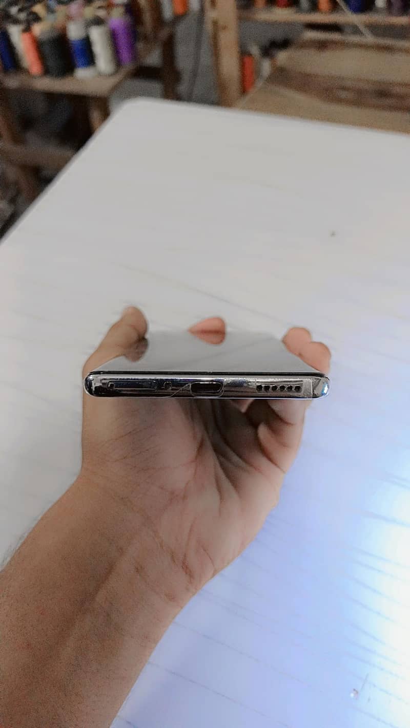 Tecno CAMON 40 Pro 4