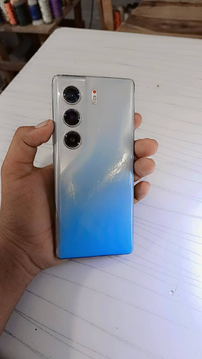 Tecno CAMON 40 Pro 5