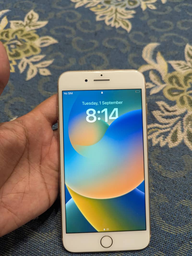 Apple iPhone 8 Plus 1