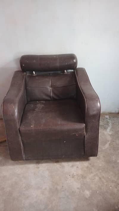 3 seater join and 1 single leather pr bna h condition achi h