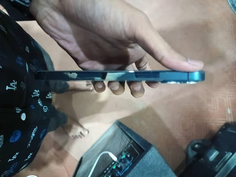 Apple iPhone 12 Pro 3