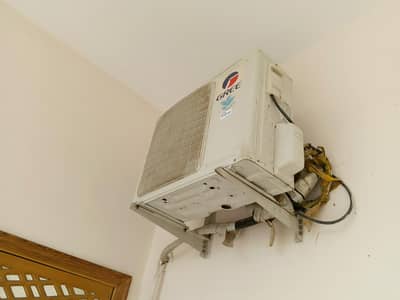 full new condition hi SB kch ok hi original gas main chilli cooling in