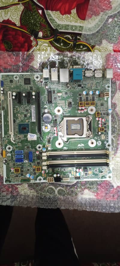 HP Original Motherboard + CPU Cooling Fan | 4 RAM Slots | Used