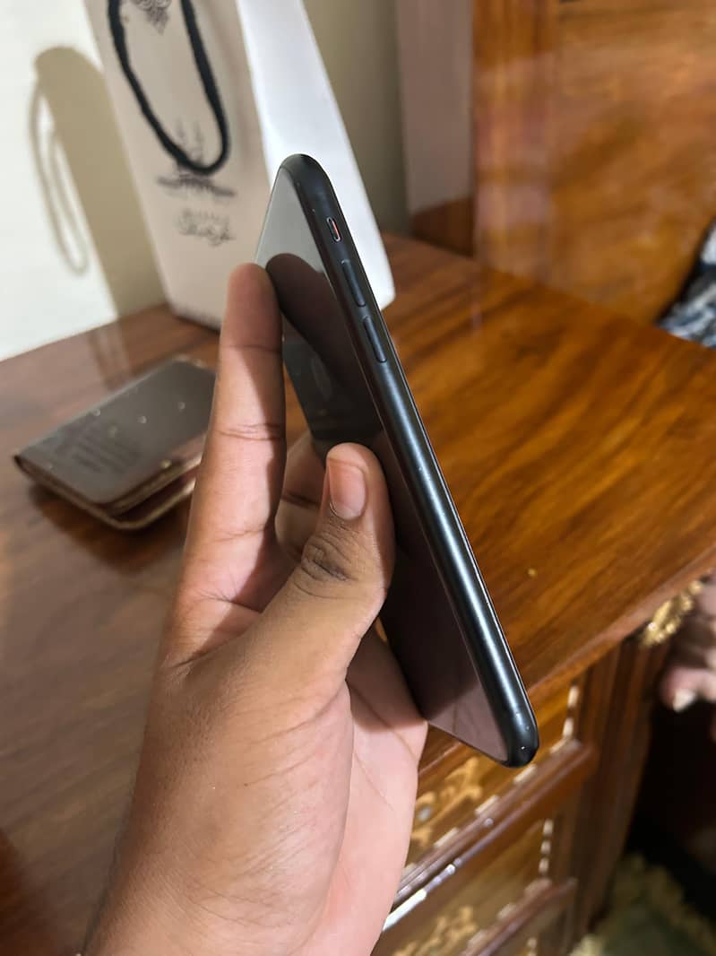 Apple iPhone XR 1