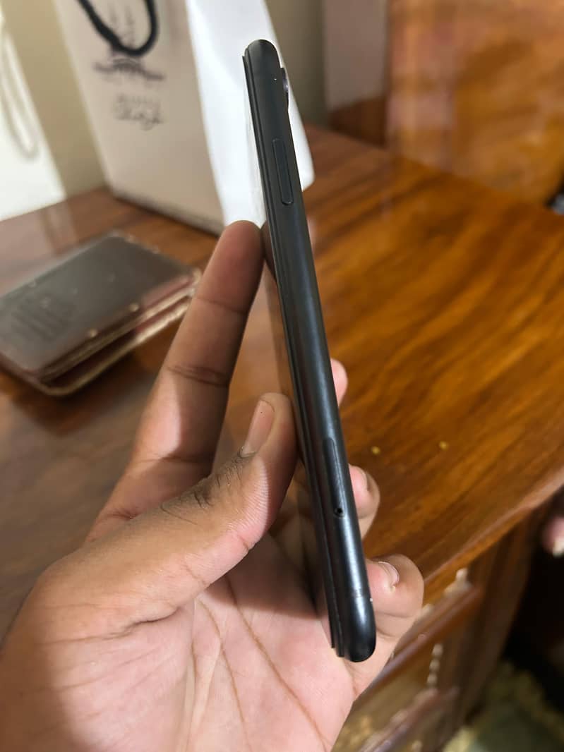 Apple iPhone XR 2