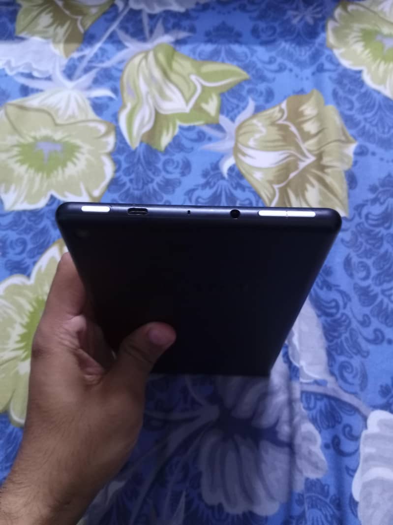 Amazon tablet fire HD 4