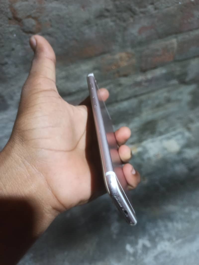 Apple iPhone 6S Plus 5